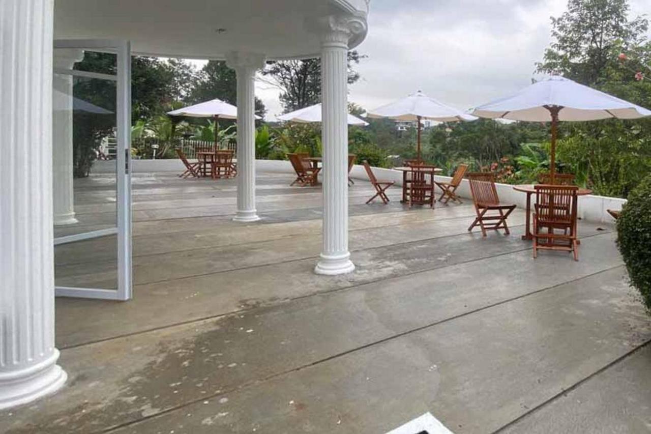 Reddoorz Plus @ Megamendung Puncak 2 Bogor Exteriér fotografie
